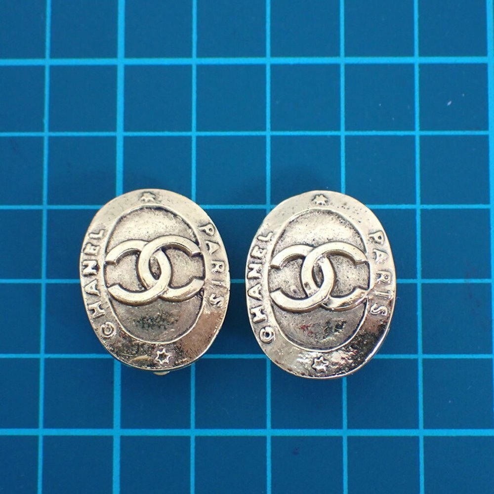 CHANEL Logo Earrings - Picture 8 of 8